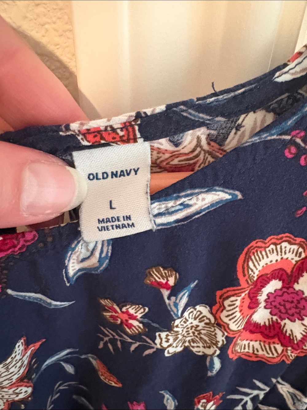 Old Navy Navy Floral Sleeveless Blouse with Red and White Flowers - Picture 3 of 3